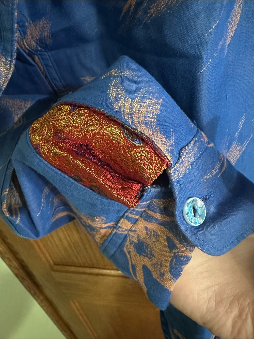 Robert Graham Limited Edition Blue Hawaiian Button Down - Picture 4 of 7